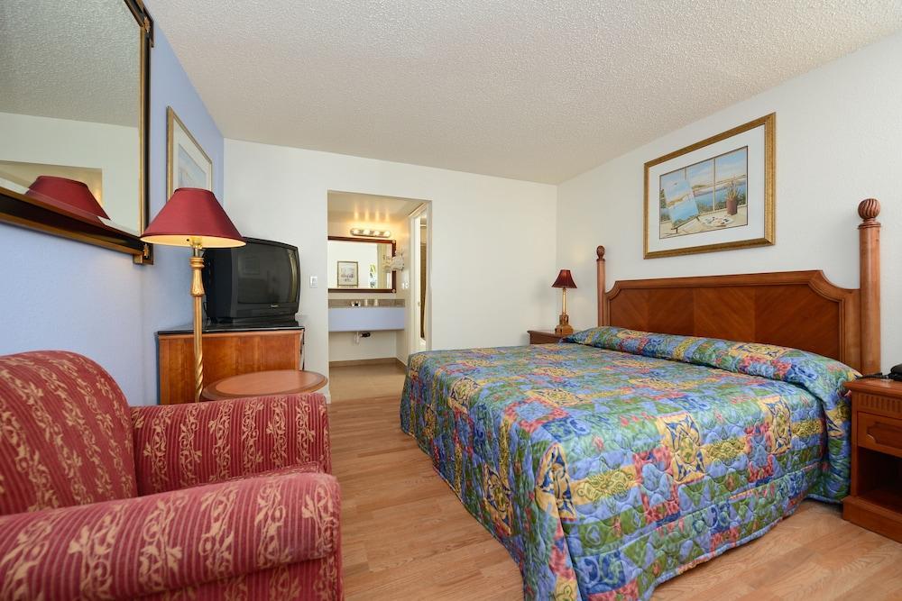 Rodeway Inn Vallejo Exterior photo