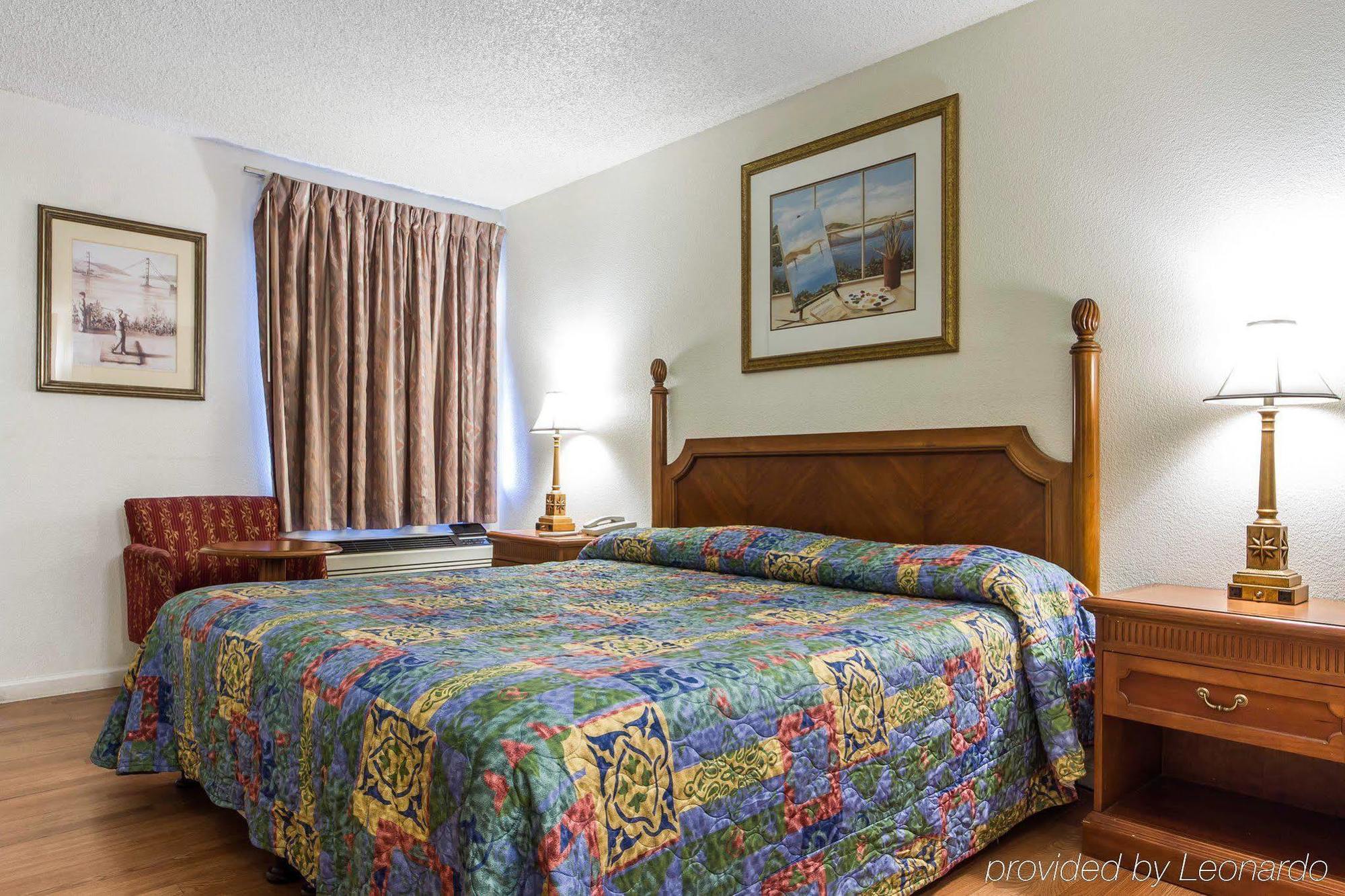 Rodeway Inn Vallejo Exterior photo