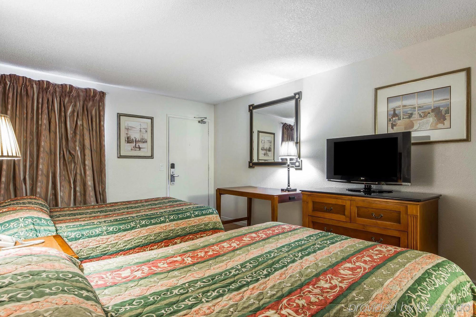 Rodeway Inn Vallejo Exterior photo