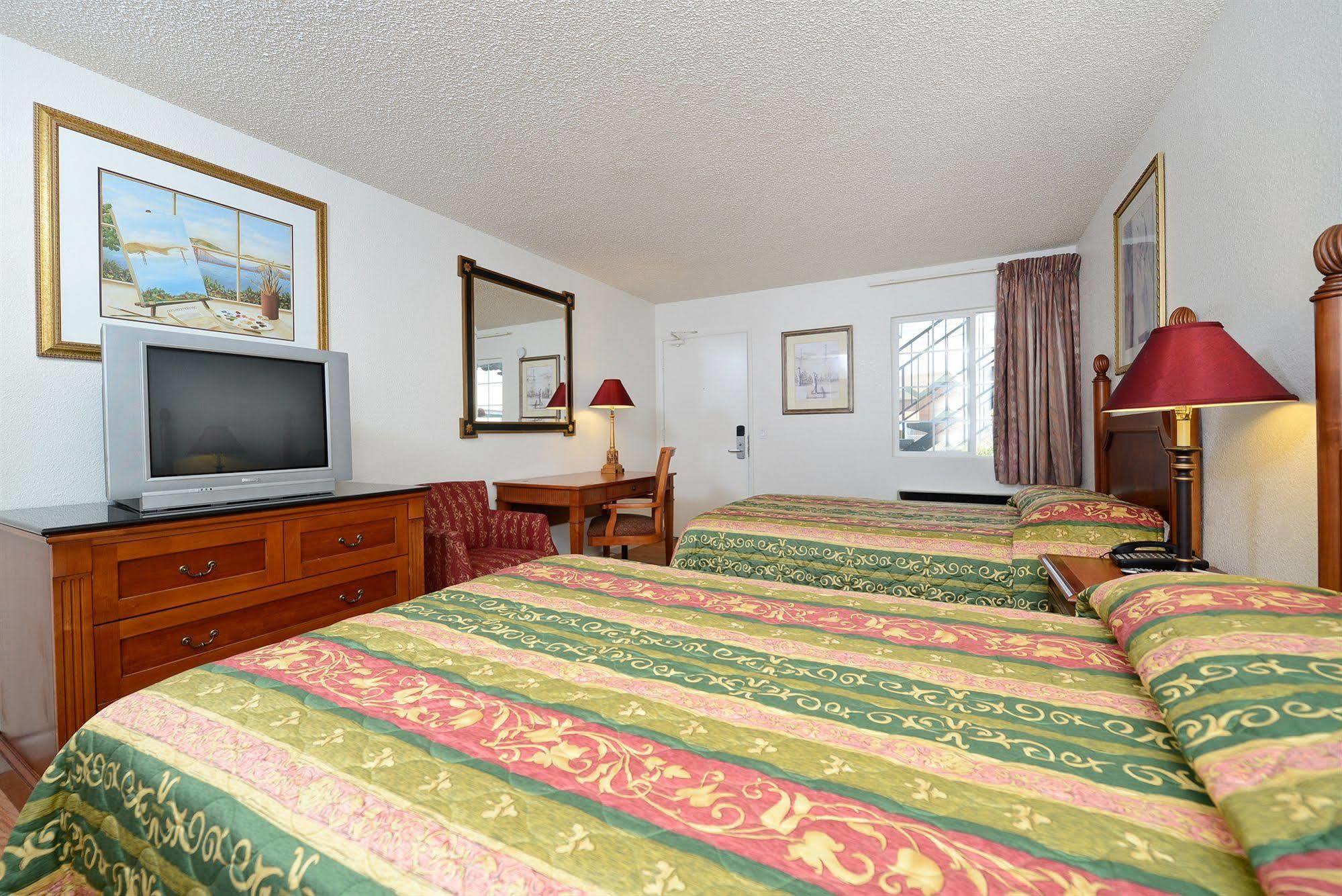 Rodeway Inn Vallejo Exterior photo