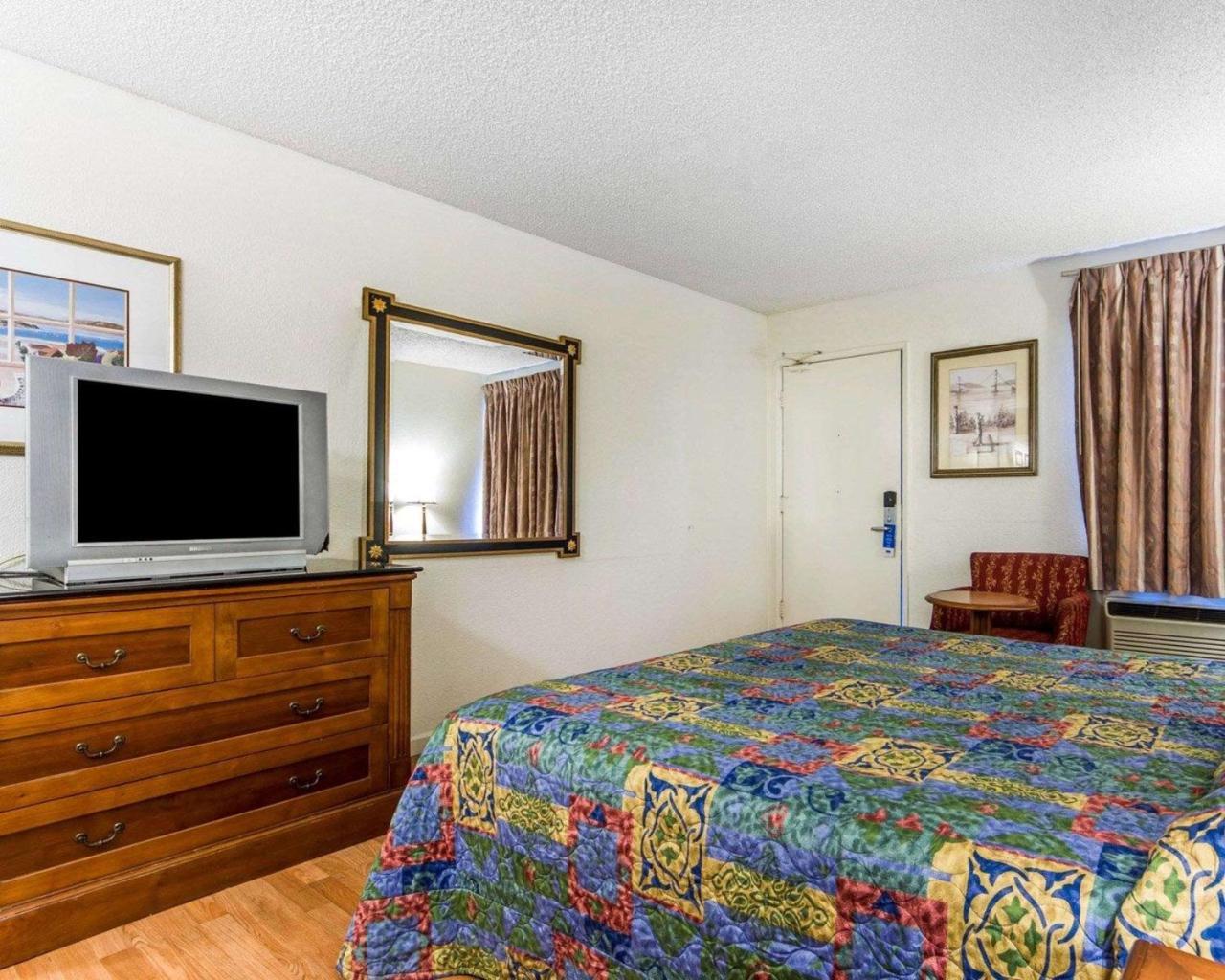 Rodeway Inn Vallejo Exterior photo